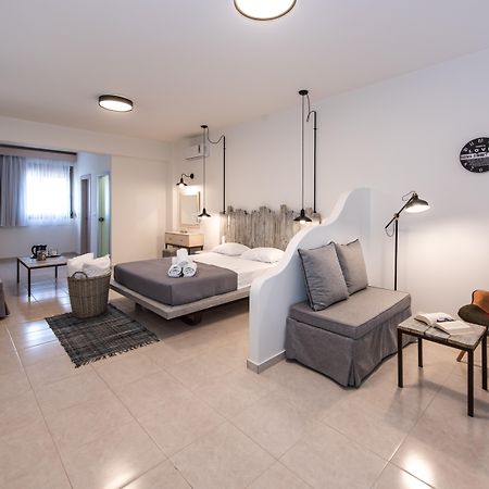 Eva Mare Hotel & Suites - Adults Only 阿齐亚·佩拉加 外观 照片