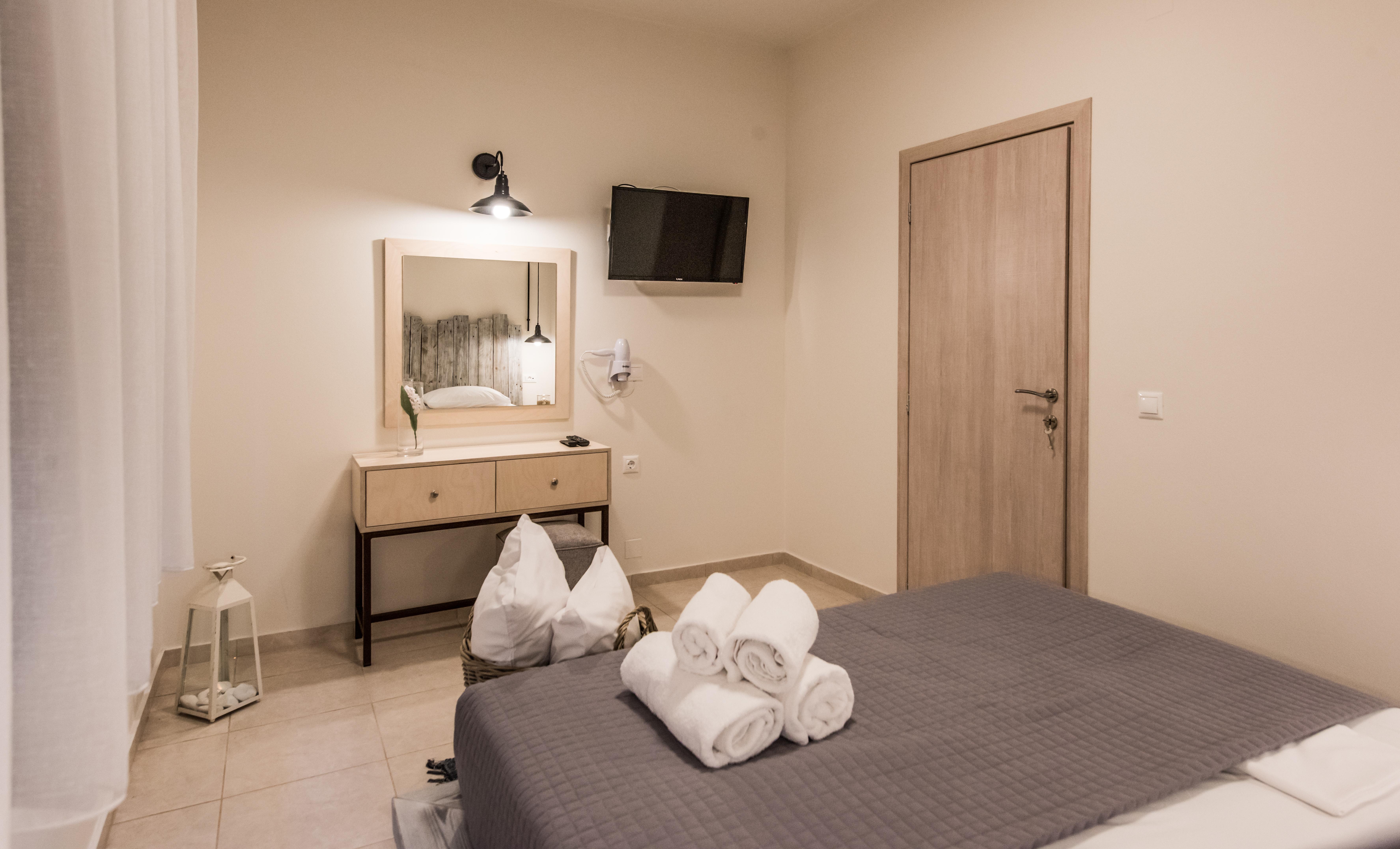 Eva Mare Hotel & Suites - Adults Only 阿齐亚·佩拉加 外观 照片