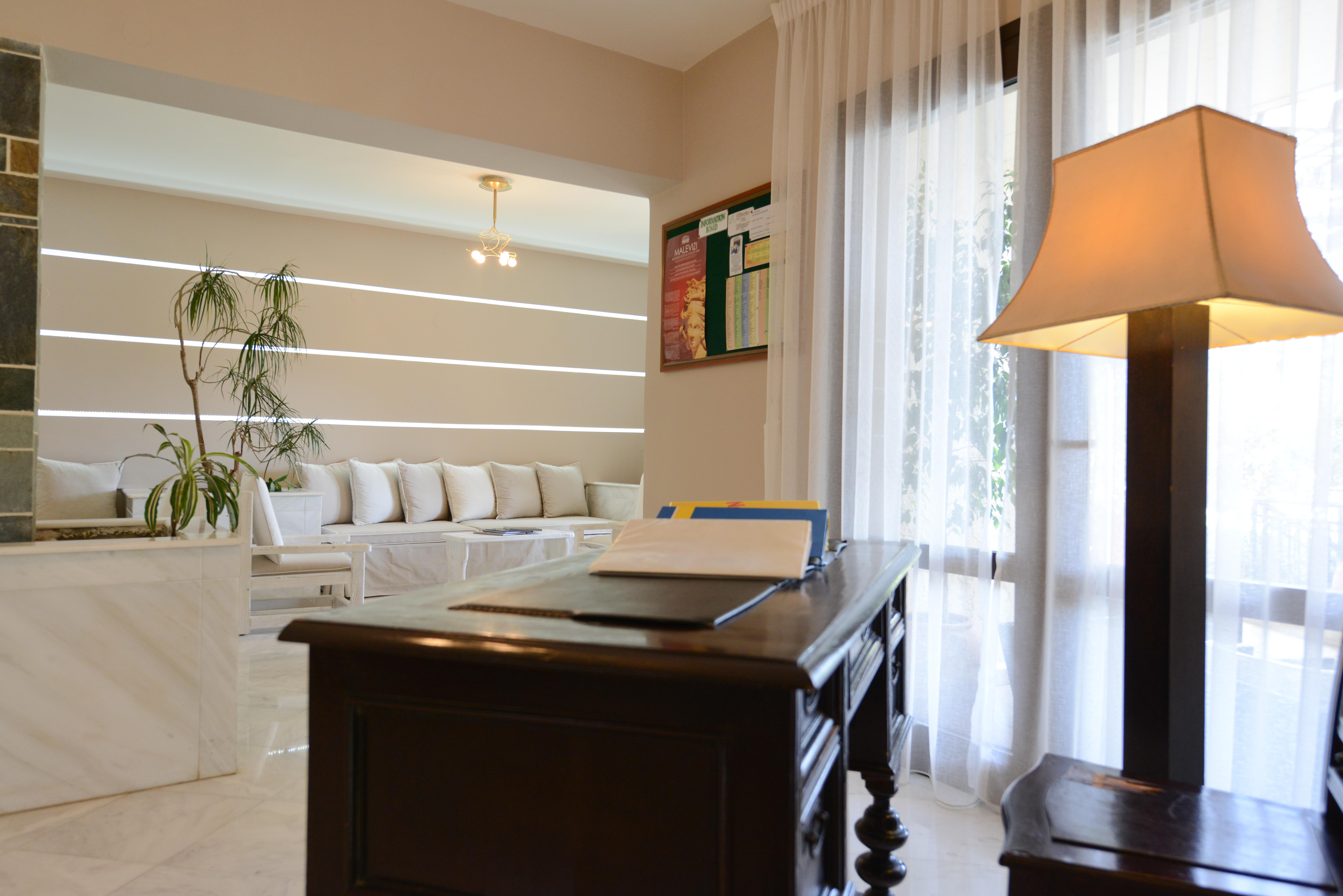 Eva Mare Hotel & Suites - Adults Only 阿齐亚·佩拉加 外观 照片